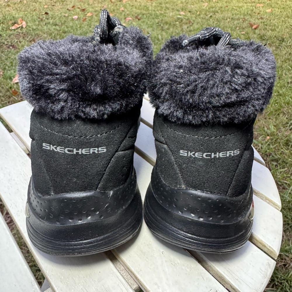Skechers Women's (6.5)Arch Fit - Goodnight Black Winterized Sneakers 167325.BBK - Picture 4 of 7